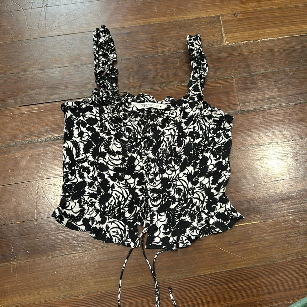 zara flower lace up top. worn once. size xs